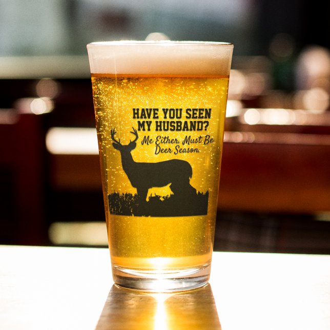 Cómplice de Deer Buck (Funny beer glass for the wife of the guy who is always deer hunting.)