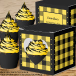 Comprobación de búfalo - Amarillo y Negro - Caja d<br><div class="desc">Casilla de selección de favores de búfalo amarillo y negro cardíaco. El texto de la parte posterior del cuadro es personalizable. Si utiliza el botón/herramienta 'editar diseño', también puede agregar sus propias imágenes/fotos. Hay otras coloridas disponibles. Vea la colección de todos los tamaños de caja y colores de verificación de...</div>