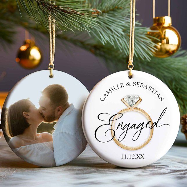 Comprometido! Ornamento fotográfico de navidades (Elegant Engagement Photo Christmas Ornament)