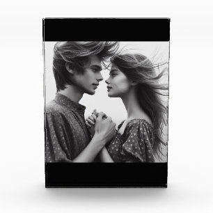 Compromiso de la pareja en el bloque de fotos negr