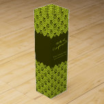 Con Compliments promocional caja de vinos corporat<br><div class="desc">Gracias a clientes o clientes con esta sencilla caja promocional de lima gráfica y verde corporativo. Caja gráfica de estilo gráfico con estampado de chevron y punto, ideal para los amantes del vino para completar su elección de vino. Lecturas con cumplidos, luego puedes añadir el nombre de tu empresa y...</div>