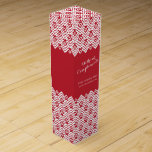 Con la caja corporativa del vino rojo de la<br><div class="desc">Agradezca los clientes o a los clientes con esta caja promocional elogiosa corporativa blanca y roja gráfica simple. El galón y el punto gráficos modelaron la caja gráfica intrépida del estilo, ideal para que los amantes del vino llenen de su opción del vino. Lee con cumplidos, después usted puede añadir...</div>