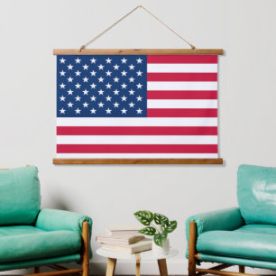 Con Marco De Madera Bandera Patriótica Americana Colgando Tapiz