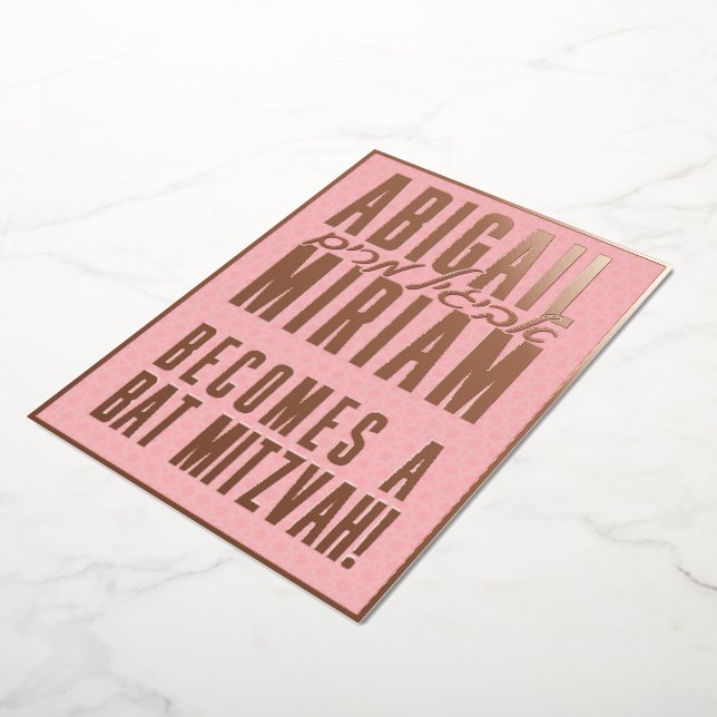 Con Relieve Metalizado Invitación a Mitzvah de un hebreo moderno divertid (girado)