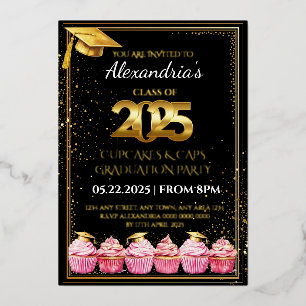 Con Relieve Metalizado Invitación de graduación 2025 Cupcakes & Caps