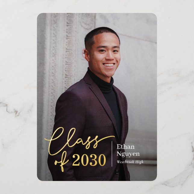 Con Relieve Metalizado Sencillamente Confiable Invitación a la Graduación (Anverso)