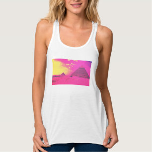 Con Tirantes Camiseta de camiseta rosada en la cima de las pirá