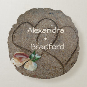 conchas y 2 corazones en la almohada de bodas pers