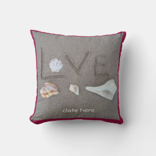 conchas y 2 corazones en la almohada de bodas pers