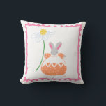 conejito de margarita fifi en almohada rosa y nara<br><div class="desc">¡Un conejito te quiere!</div>