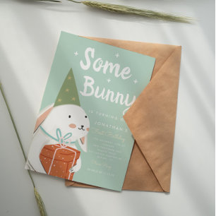 Conejo blanco lindo Invitación de primer cumpleaño