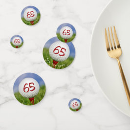 Confeti 65.ª bola de golf en tee rojo