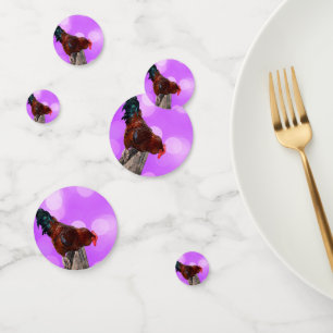 Confeti Encaramado en Su Majestad: Rooster On Dreamy Purpl