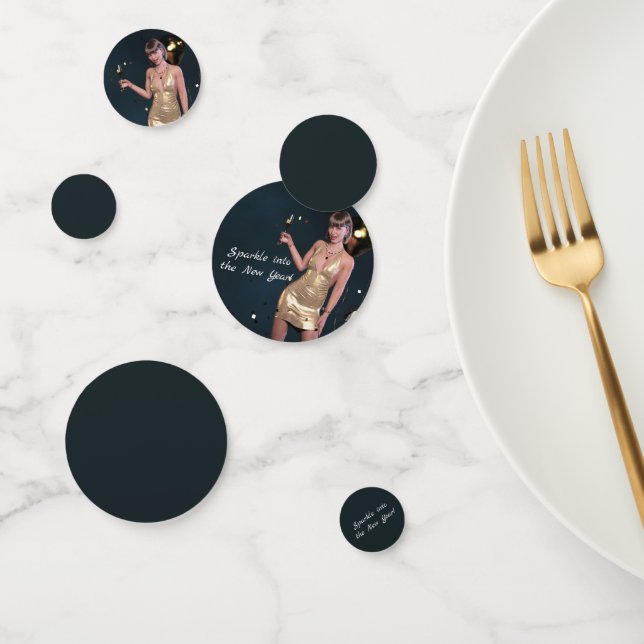 Confeti Fiesta Chica de Año Nuevo con vestimenta secuencia (Grupo)