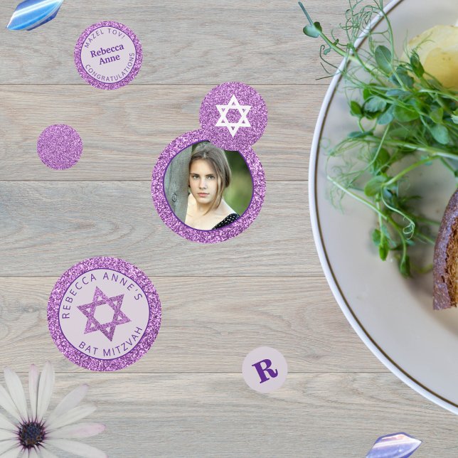 Confeti Glam Purple Elegant Chica Foto del Fiesta Mitzvah (This purple glam Bat Mitzvah confetti is fun to sprinkle on the party tables)