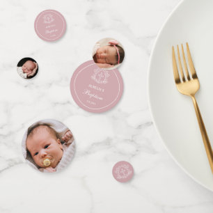 Confeti Simple Cruz Floral en la tabla de bautismo rosa