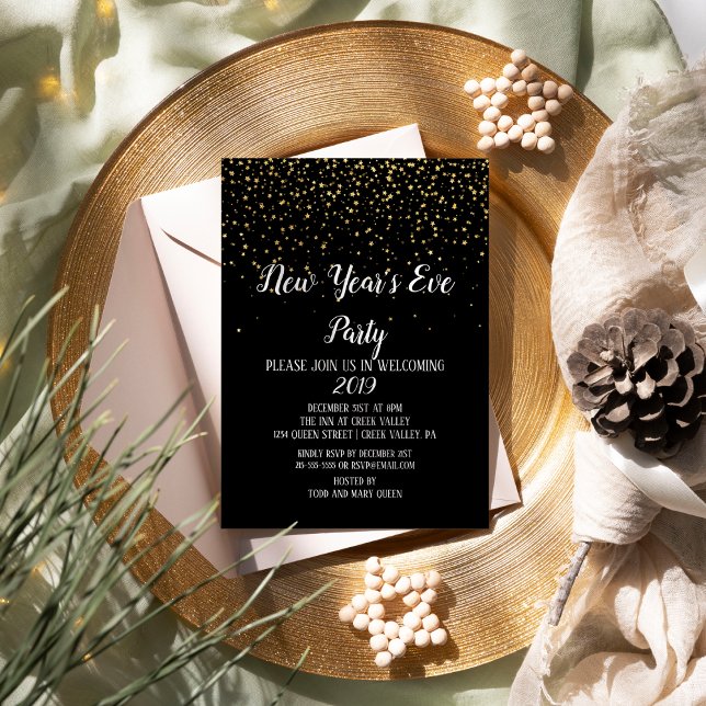 Confetti de oro en invitación a la Nochevieja Negr (Subido por el creador)