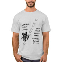 Confía en Dios en tus hombres de camisetas de viaj