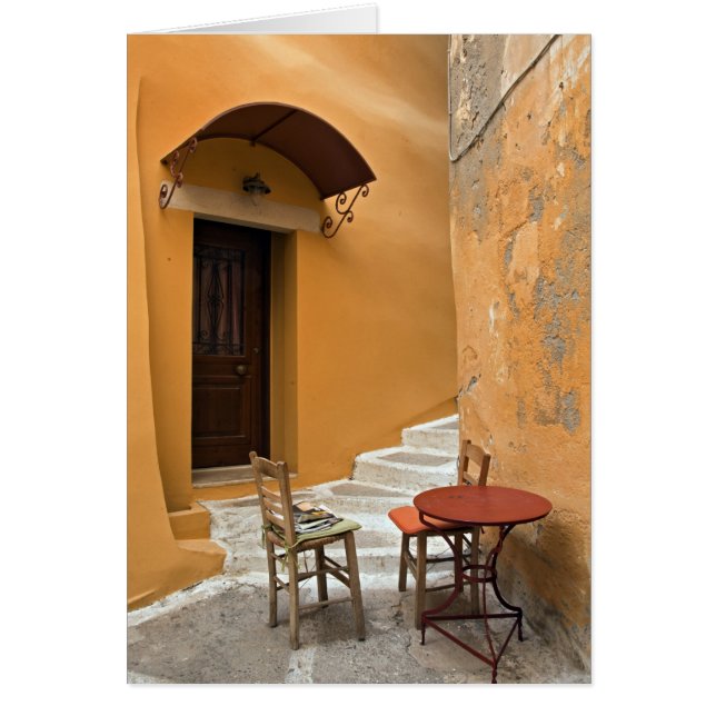 Configuración de mesa en la acera, Chania, Creta,  (Frente)