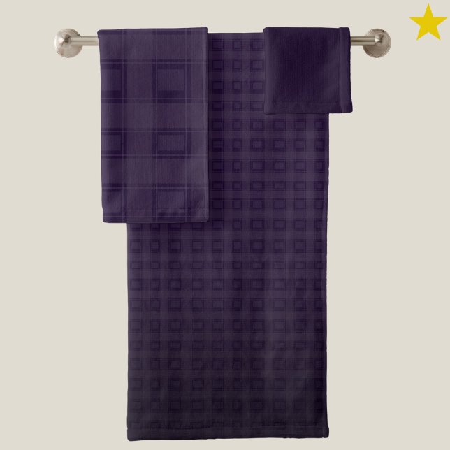 Conjunto de baño morado oscuro con patrón de cuadr (Subido por el creador)