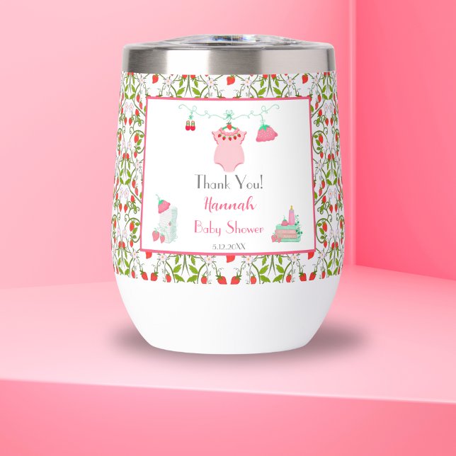 Conjunto de bebé de fresa con patrón para baby sho (This is sweetly tailored, heartwarmingly thematic, personally cherished, adorably practical delight.)