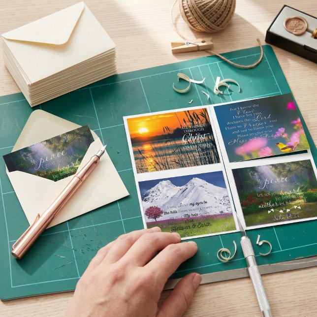 conjunto de tarjetas fotográficas de Escrituras Mi (Subido por el creador)