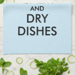 Conservar platos secos y calmados toalla de cocina<br><div class="desc">Mantén los platos tranquilos y secos con toallas de cocina divertidas. Diseño de color personalizado con tipografía moderna y logotipo de la corona. Haz tu propio meme humorístico. Diversión para casa,  oficina o negocio.</div>