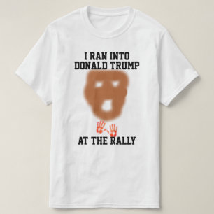 Contra Donald Trump En La Camiseta De La Manifesta