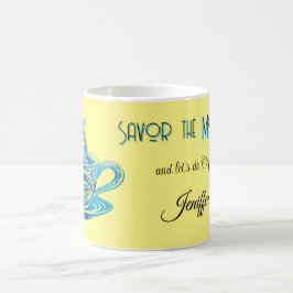 Copa de café azul artístico con patrones de nataci