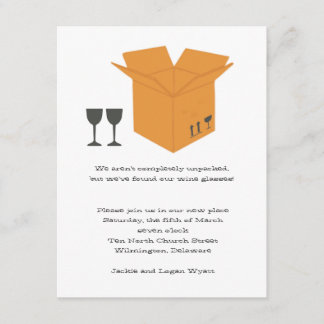 Copas de vino y invitación móvil del estreno de