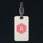Coral & Beige Trellis | Etiqueta de maleta<br><div class="desc">Viajar con estilo con una etiqueta de equipaje de diseño personalizado! Etiquetas modernas y de diseño vestirán su equipaje y le facilitarán la identificación rápida de su equipaje en el equipaje. Personalice este elemento agregando su monograma Datos iniciales y de contacto. Personalizar fácilmente el color de fondo a la sombra...</div>