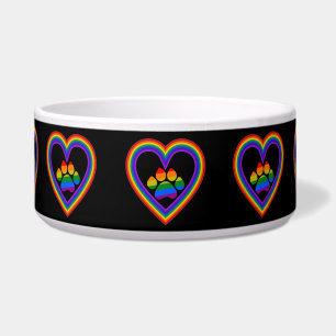 Corazón arcoiris con arcoiris en el bol de mascota