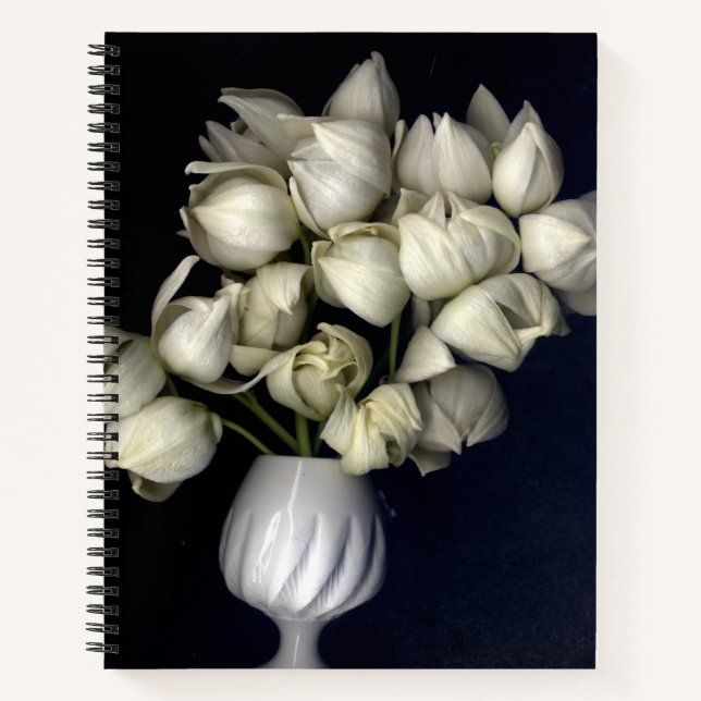 Corazón blanco en cuaderno negro (Anverso)