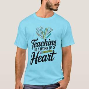Corazón colorido de la camiseta de suministros esc
