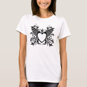 Corazón con alas con la camiseta de la corona en