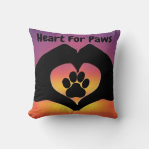 Corazón de almohada para las garras