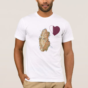 Corazón de bandera de Qatar y mapa de camisetas