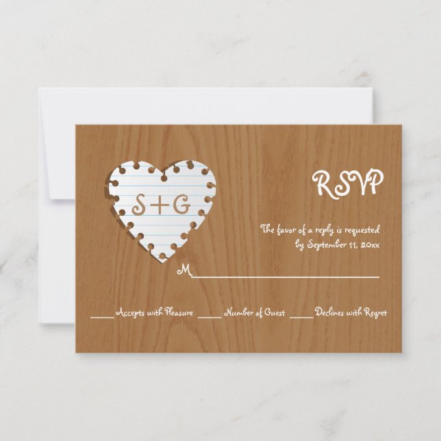 Corazón de papel en madera con boda monograma RSVP (Anverso)