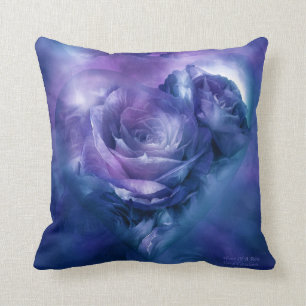 Corazón de una almohada azul del diseñador del