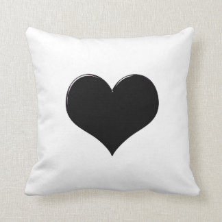 Corazón negro en blanco, almohada