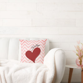 Corazón Rojo en el Cojín decorativo de rayas rosad