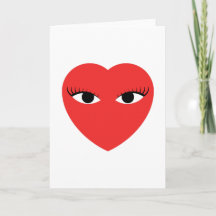 Corazón rojo lindo con ojos en tarjeta blanca