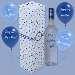 Corazones - Azul oscuro en caja de vino azul claro<br><div class="desc">Corazones de tonos oscuros en un fondo azul claro. Otros colores disponibles,  incluido el azul oscuro.</div>