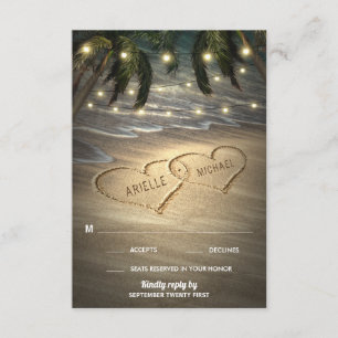 Corazones costeros en las tarjetas RSVP de la boda