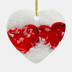 Corazones de amor en adorno del corazón de dos car