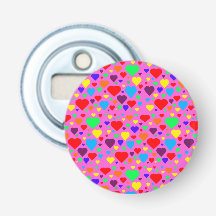 corazones de amor en el abridor rosado de botellas