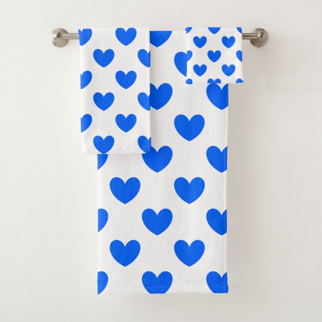 Corazones de lunares azules sobre blanco (In situ)