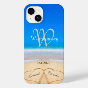 Corazones de parejas de playa en Funda de monogram