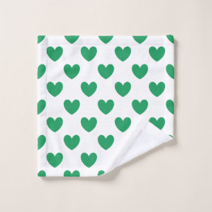 Corazones de polka verde de Kelly en blanco
