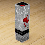 Corazones rojos elegantes - Caja de regalo de vino<br><div class="desc">Elegante ilustracion de diseño de bodas: 2 corazones rojos con remolinos dorados y adornos sobre un fondo rojo.</div>